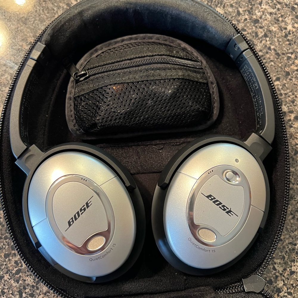 Bose QuietComfort 15 Noise Canceling Headphones